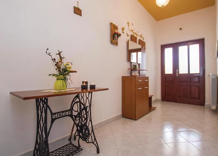 Apartament Marceljani Cr *