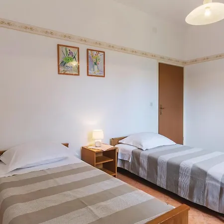 4 Bedroom Stunning In Apartment