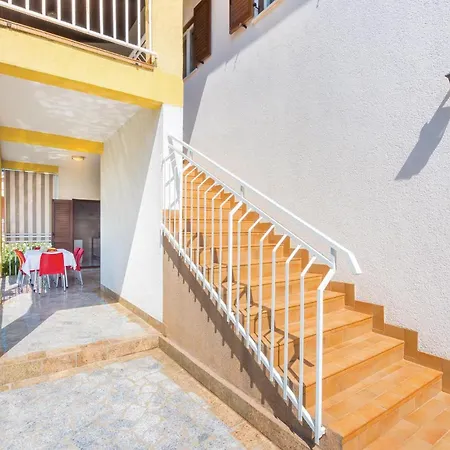 4 Bedroom Stunning In