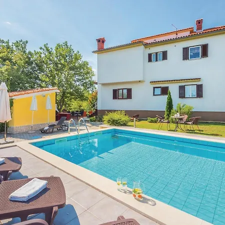 Apartment 4 Bedroom Stunning In Labin (Istria)